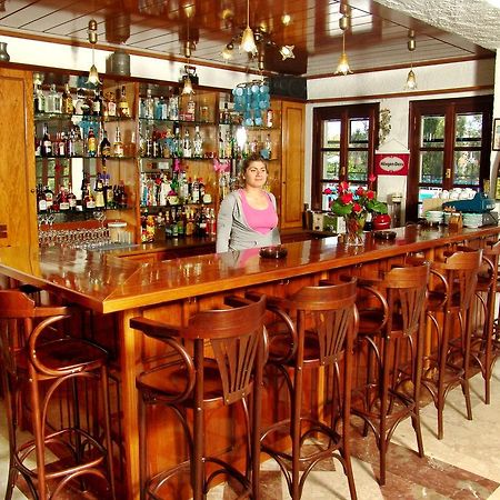 Hotel Pela Skala Kallonis Extérieur photo