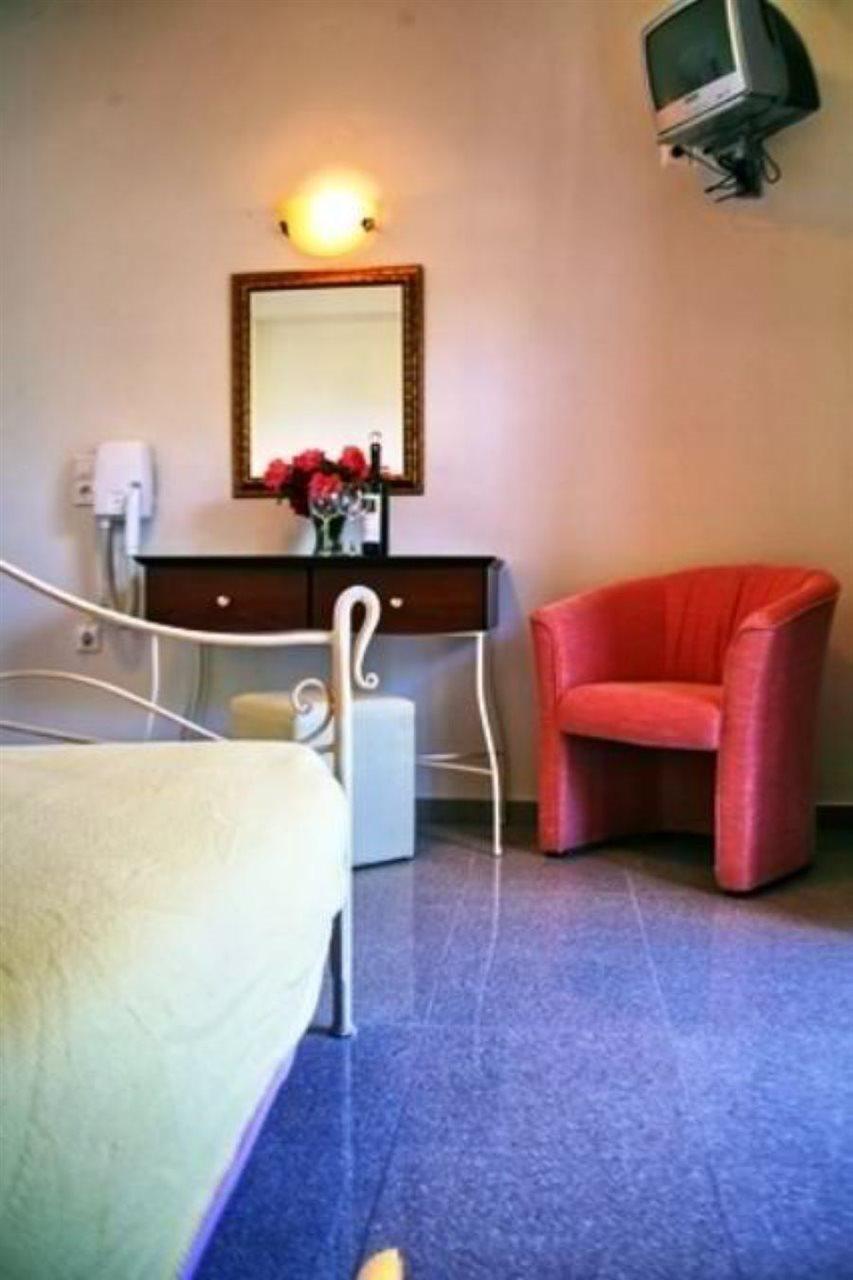 Hotel Pela Skala Kallonis Extérieur photo