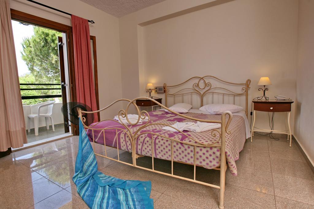 Hotel Pela Skala Kallonis Extérieur photo