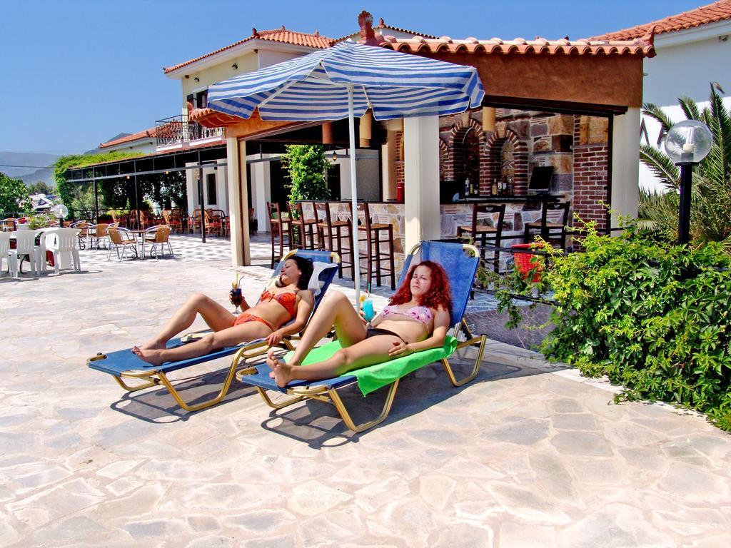 Hotel Pela Skala Kallonis Extérieur photo